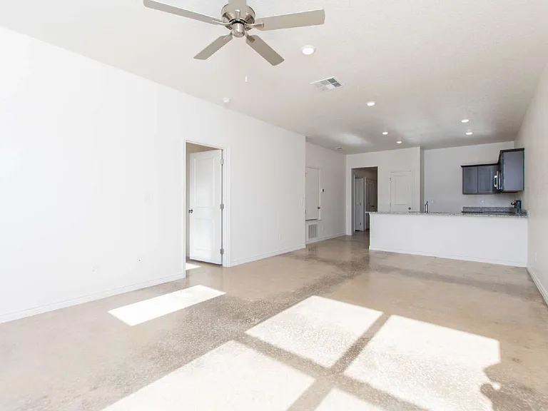 1301 Concord Dr — Photo 6