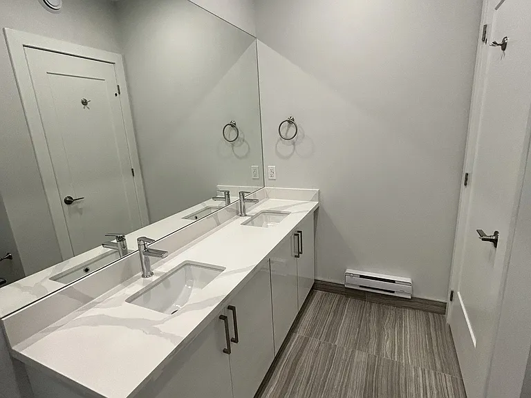 592 Church St #10 — Photo 10