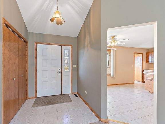 4th image of 1110 Greeley Dr