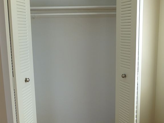 5th image of 5610 Crenshaw Road #1222