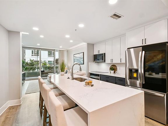 2nd image of 912 CHANNELSIDE DRIVE #2316