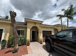 3279 NE 11th Dr, Homestead, FL 33033