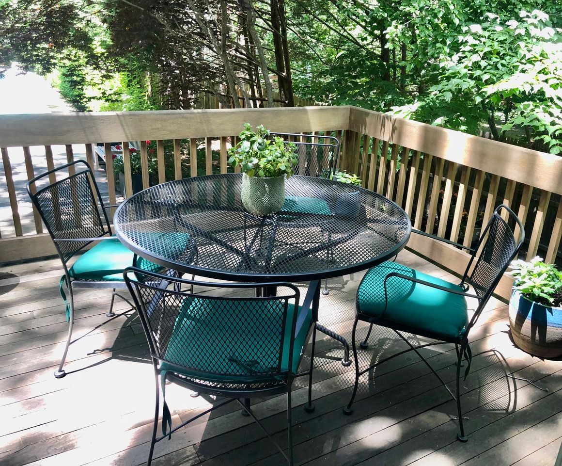  Coffee or lunch on the deck