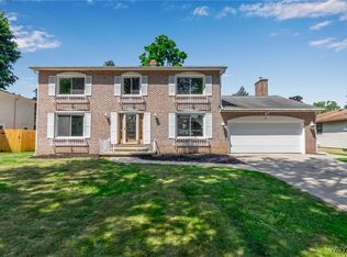 32 Honorine Dr, Depew, NY 14043