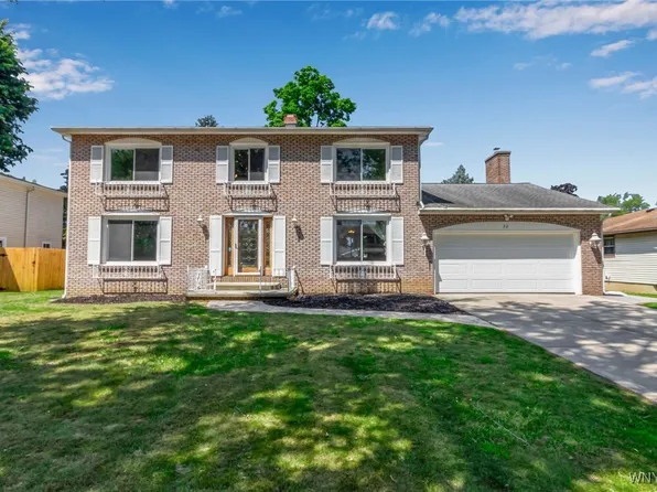 32 Honorine Dr, Depew, NY 14043