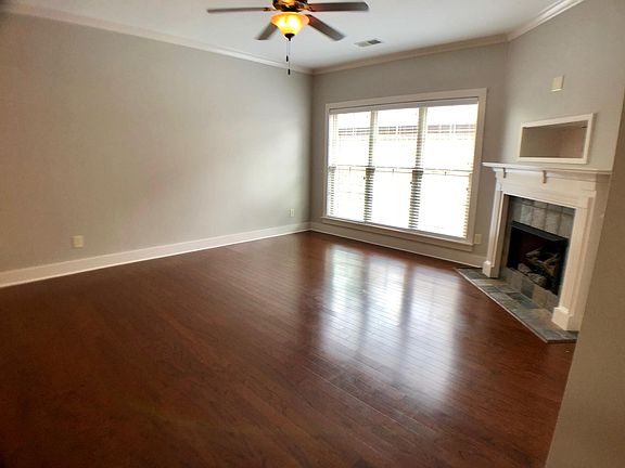 4th image of 240 Kingston Cir
