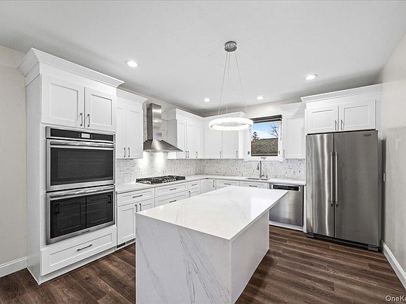 3rd image of 18 Wellington Road