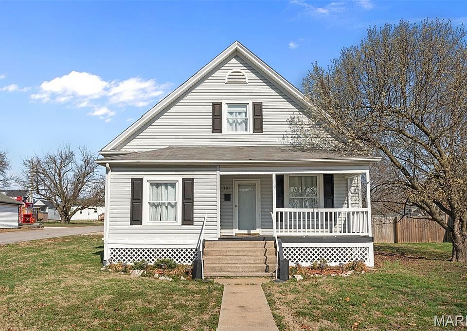 1st image of 301 E Maple St