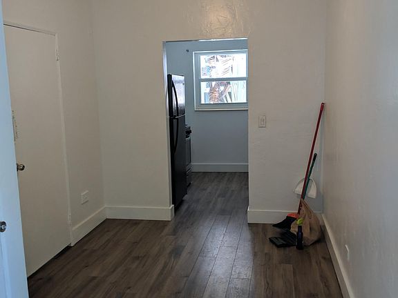 4th image of 1537 Jefferson Ave APT 12