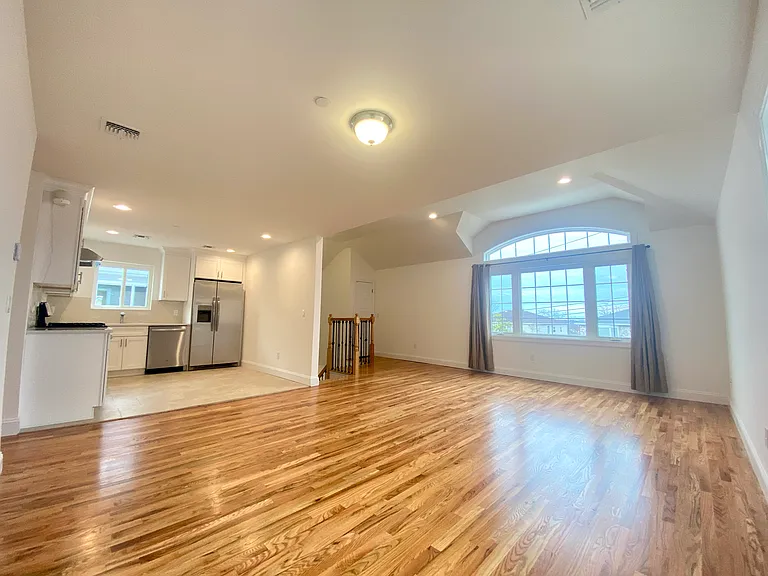 881 Sinclair Ave #2F — Photo 3
