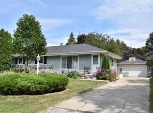 8096 N 61st St, Brown Deer, WI 53223