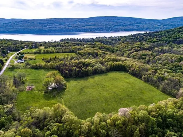 6130 S Vine Valley Rd #18, Middlesex, NY 14507