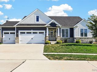 130 Far Meadow Dr, Lake Saint Louis, MO 63367
