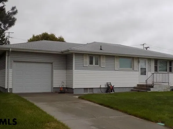 646 E 5th St, Bayard, NE 69334