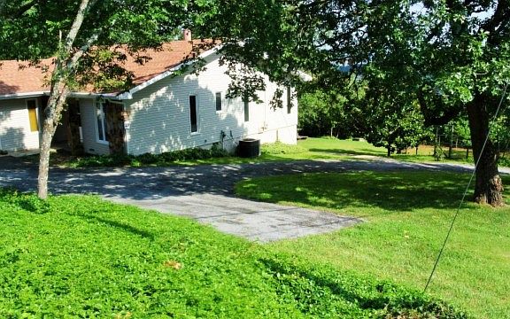 5th image of 29 Hilltop Dr