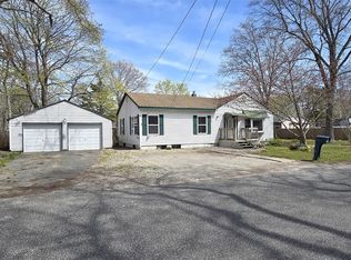 145 Magnolia Dr, Mastic Beach, NY 11951