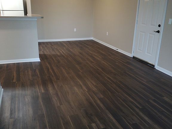 4th image of 1111 Elk Hill Way #1105