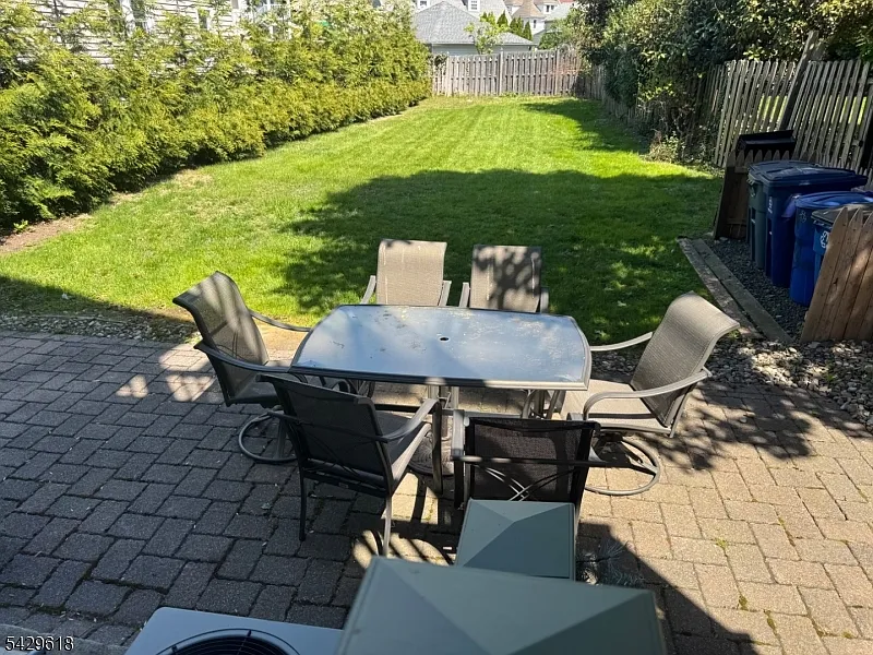 1 bed, 1.0 bath, $2,050 — Photo 3