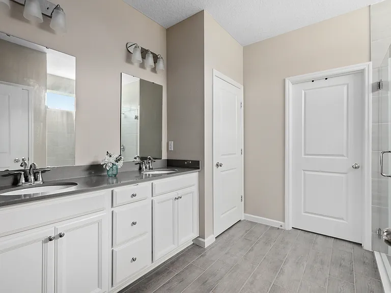 3987 Bloomfield Ct — Photo 35