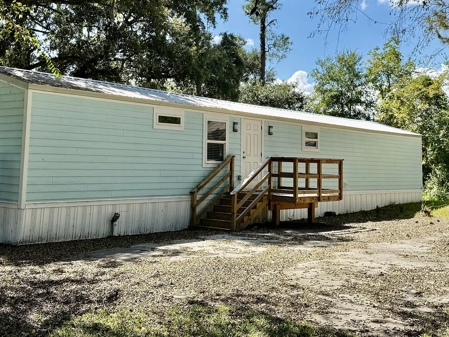 2 bed, 2.0 bath, 868 sqft, $1,395 — Photo 2