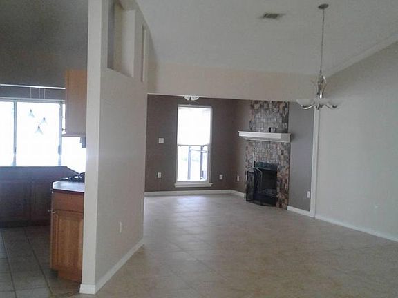 2nd image of 2925 Albatross Dr