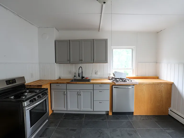 49 Main St #2 — Photo 7