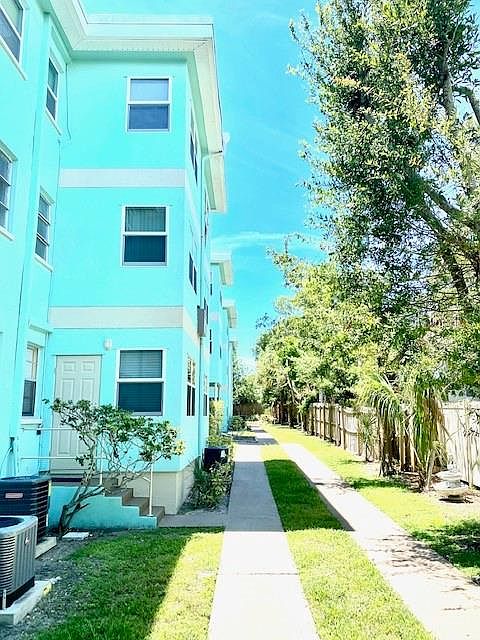 2nd image of 11447 Park Blvd APT 212