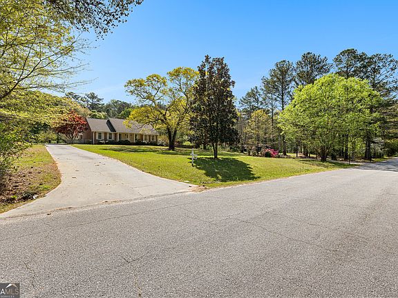 2nd image of 114 Hidden Valley Rd