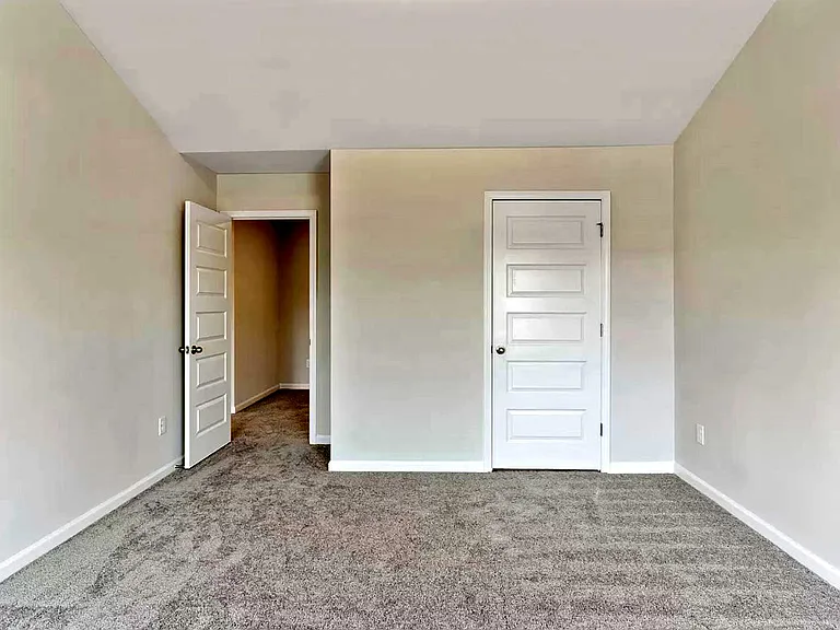 2704 Shetley Creek Dr — Photo 19