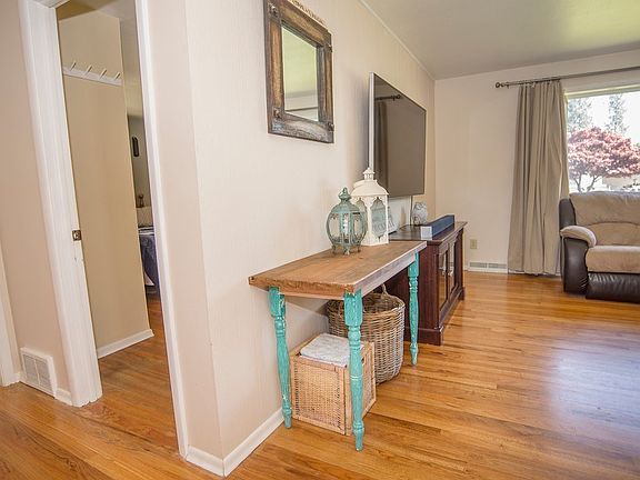 5th image of 6724 E 9th Ave