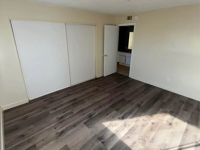862 E Main St #862 — Photo 2