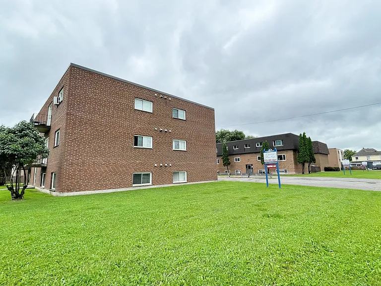715 Douglas St — Photo 1
