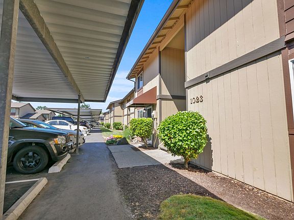 4th image of 1023 74th St E #1018D