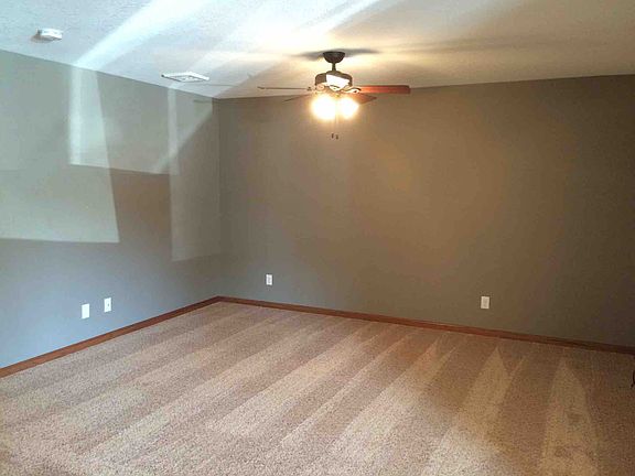 4th image of 505 E Adams St APT 15