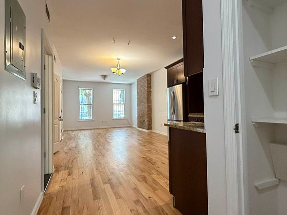 5th image of 1184 Gates Ave #1