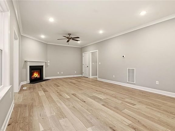 5th image of 3961 Rookwood Ln