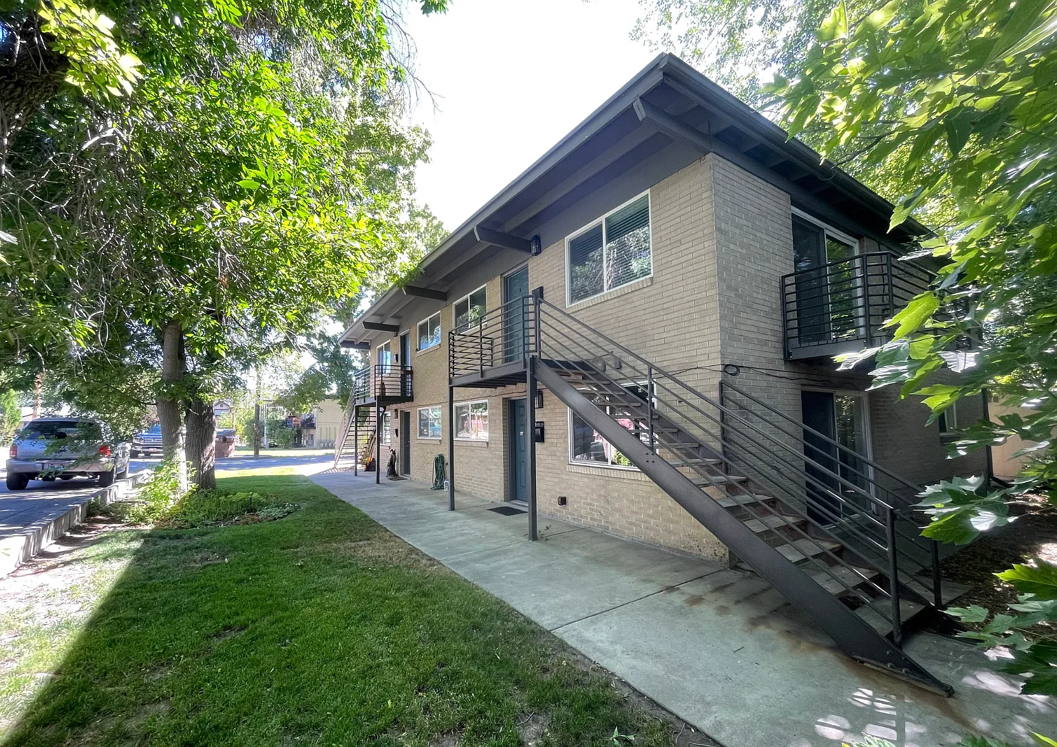 2 bed, 950 sqft, $1,500 — Photo 1