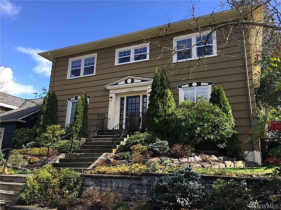 2nd image of 2528 Queen Anne Ave N