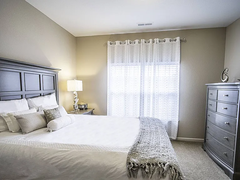 Vintage Creekwood Park Apartments — Photo 6