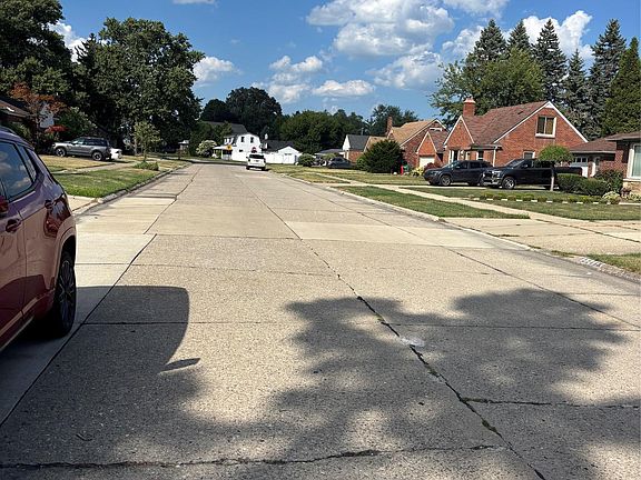 3rd image of 22449 Marine Ave