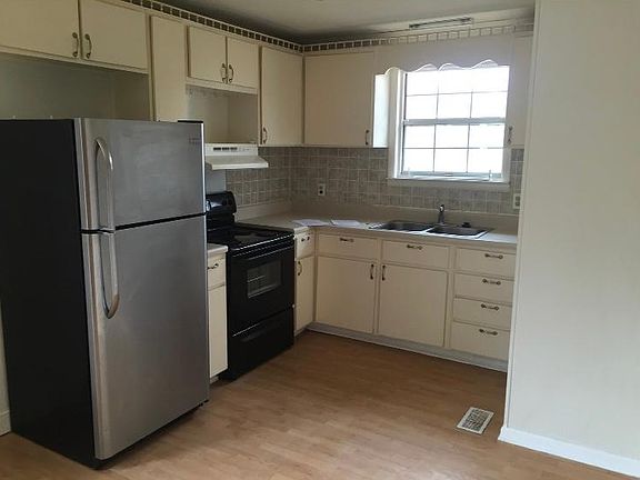 Stove, frig, washer & dryer included