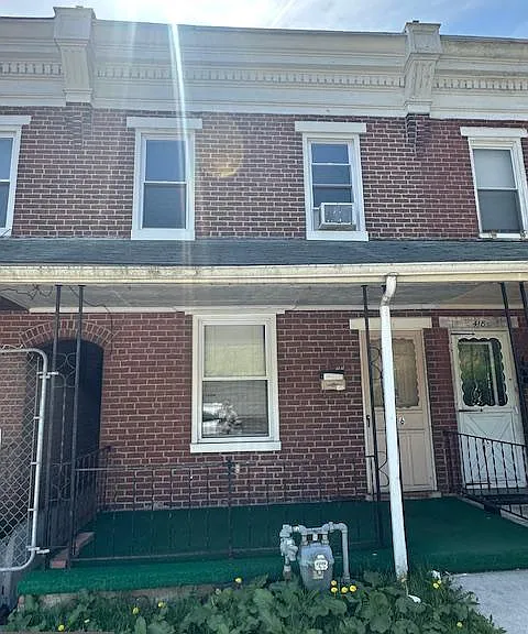 416 W Lincoln Hwy — Photo 1