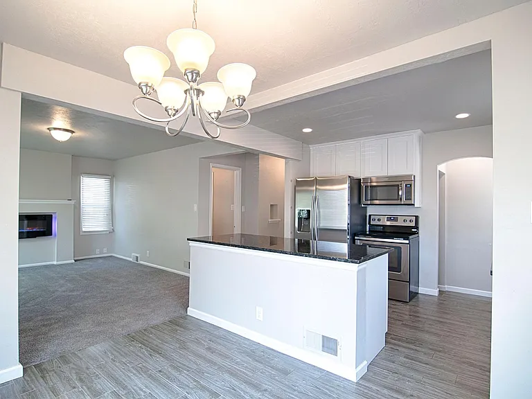 1549 E Westminster Ave — Photo 3