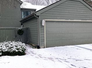 244 Timber Ridge Ln, Barrington, IL 60010