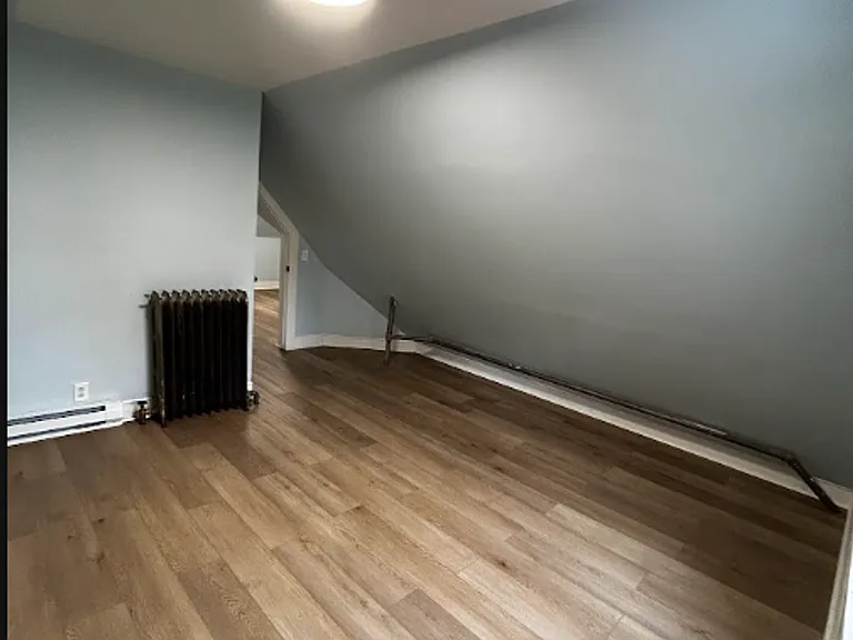 1638 Sanderson Ave — Photo 66