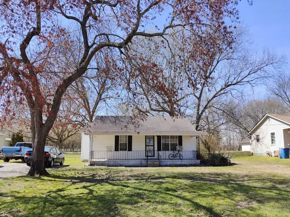 175 Church St, Trezevant, TN 38258