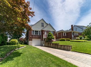 112 Oxford Pl, Staten Island, NY 10301