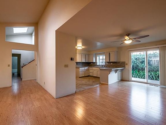 4th image of 228 Morse Ave