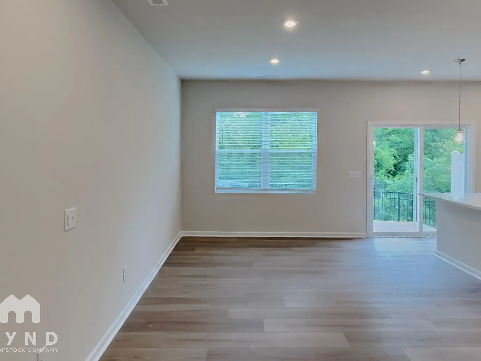 3 bed, 2.5 bath, 1625 sqft, $2,085 — Photo 2