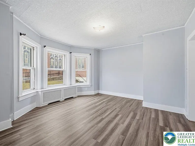 1229 Main St — Photo 9